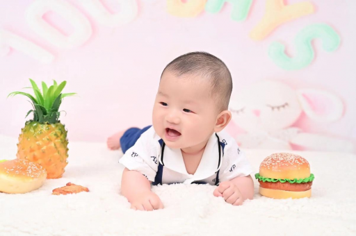 盘锦宝宝在妈妈肚子里